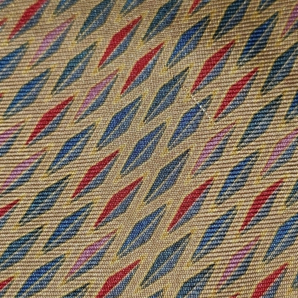 TAN/GOLD TIE WITH DIAMOND PATTERN NEW - Picture 4 of 6